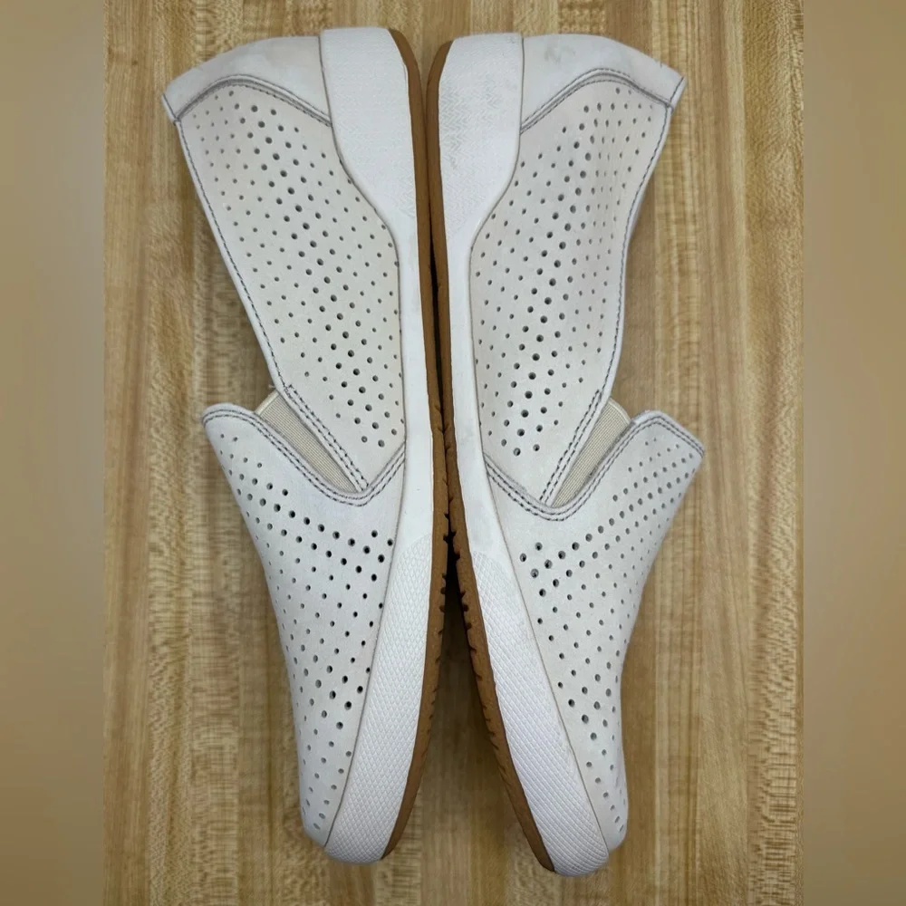 Dansko Odina Sand Milled Nubuck Perforated Sneakers Slip On Beige Shoes Sz 42